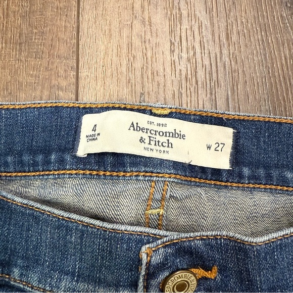 Abercrombie low rise short shorts - Picture 2 of 6